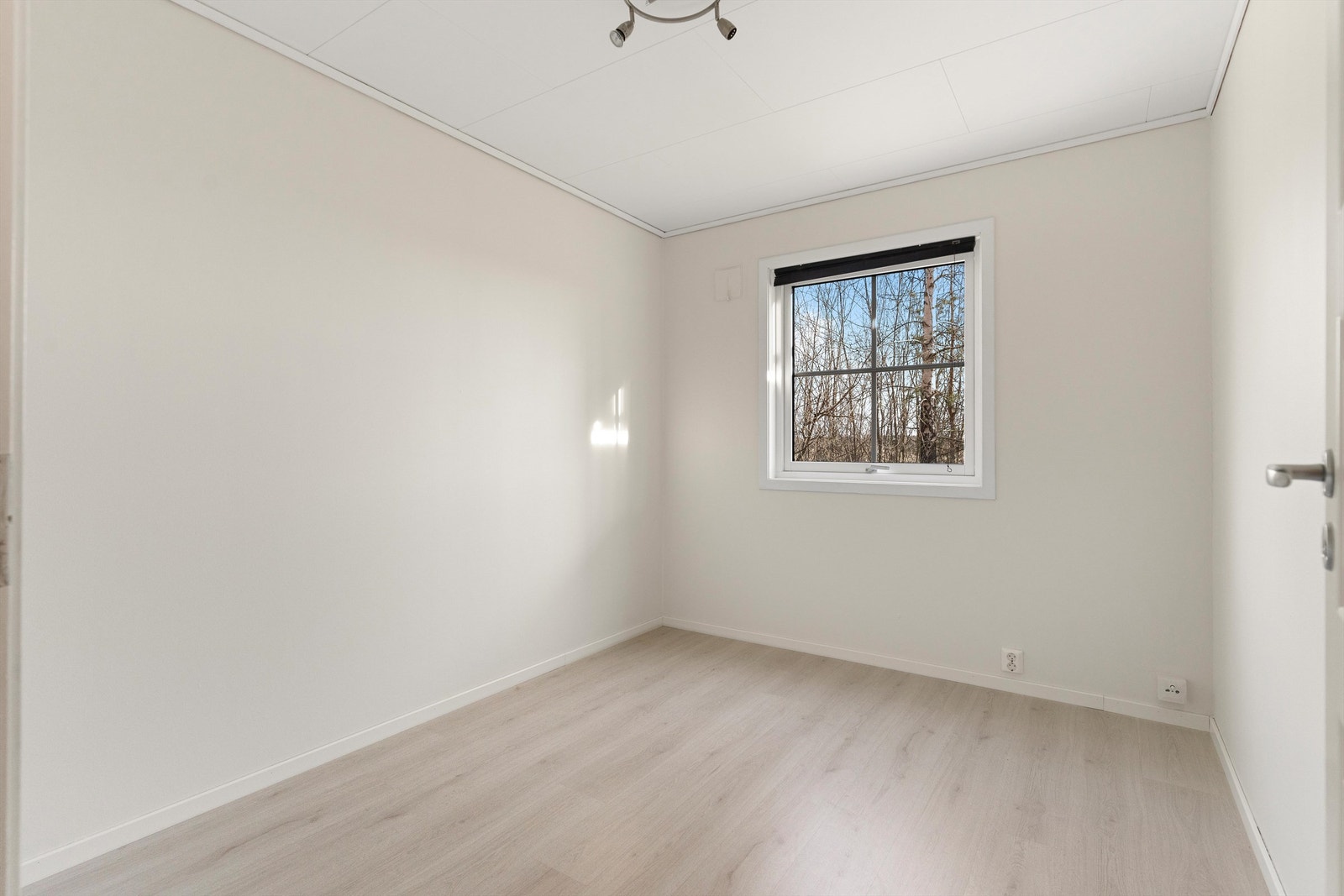 Soverom perfekt som hjemmekontor eller barnerom. Galleribilde