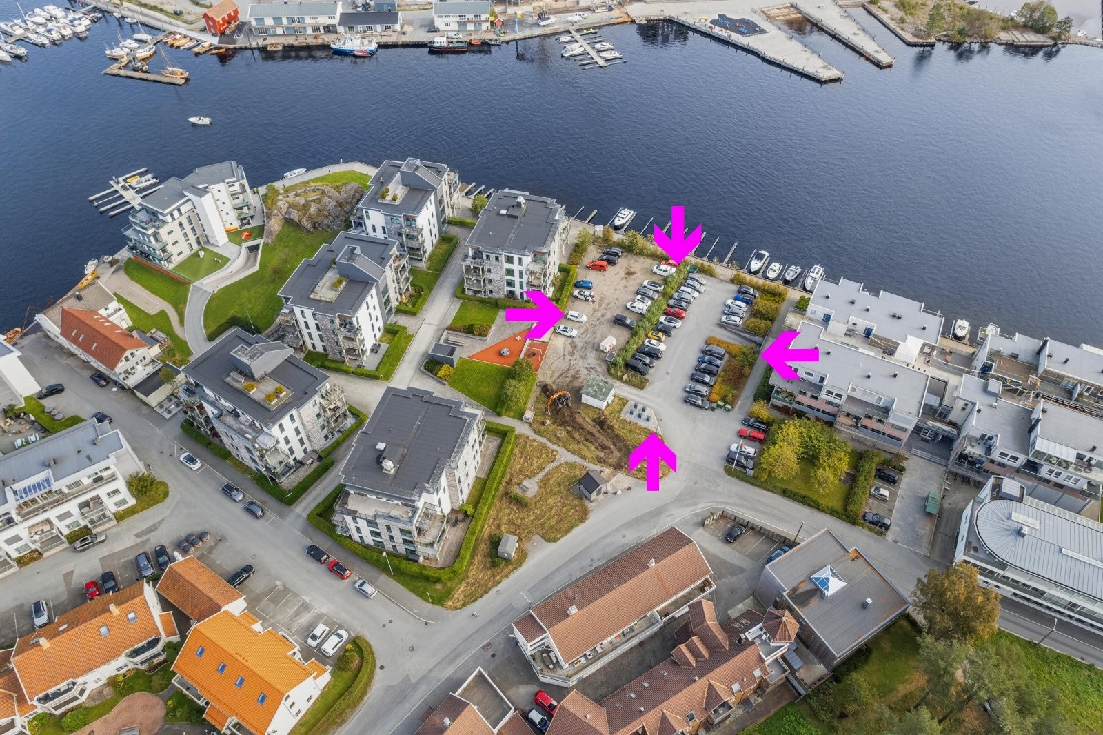 Området begynner å bli godt utbygd så dette er en mulighet for å sikre seg en av de siste utviklingstomtene i dette området! Lindesnes kommune har nylig fjernet boplikten som gjør dette området enda mer attraktivt! Galleribilde