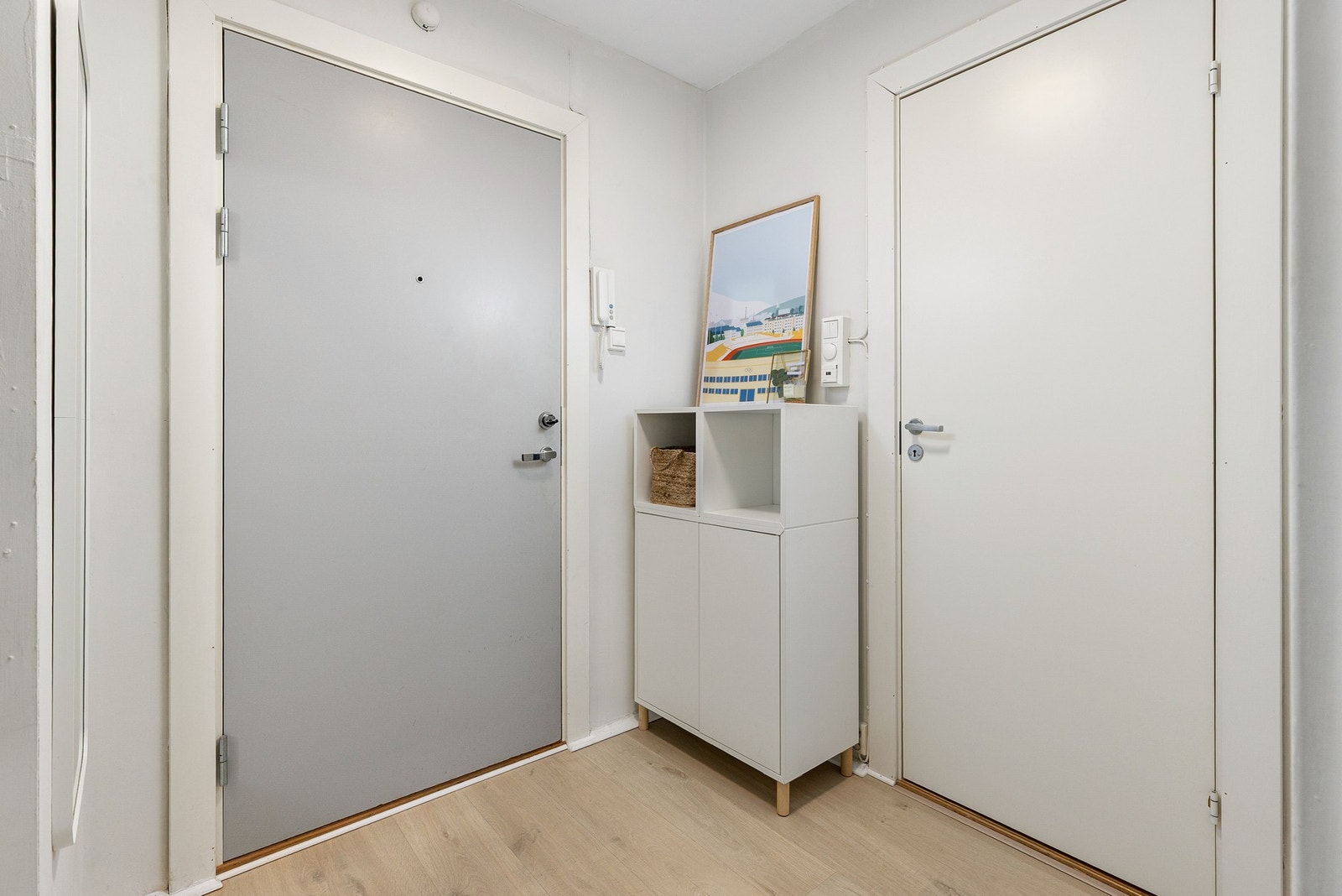 Innbydende entré med callinganlegg. Galleribilde