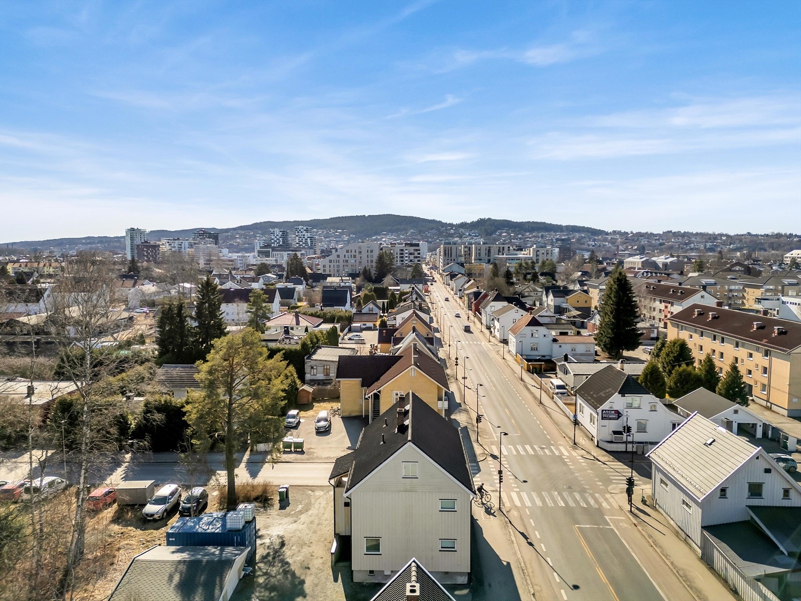 Boligen har en sentral og attraktiv beliggenhet i Lillestrøm, med kort gangavstand til alle byens fasiliteter! Galleribilde