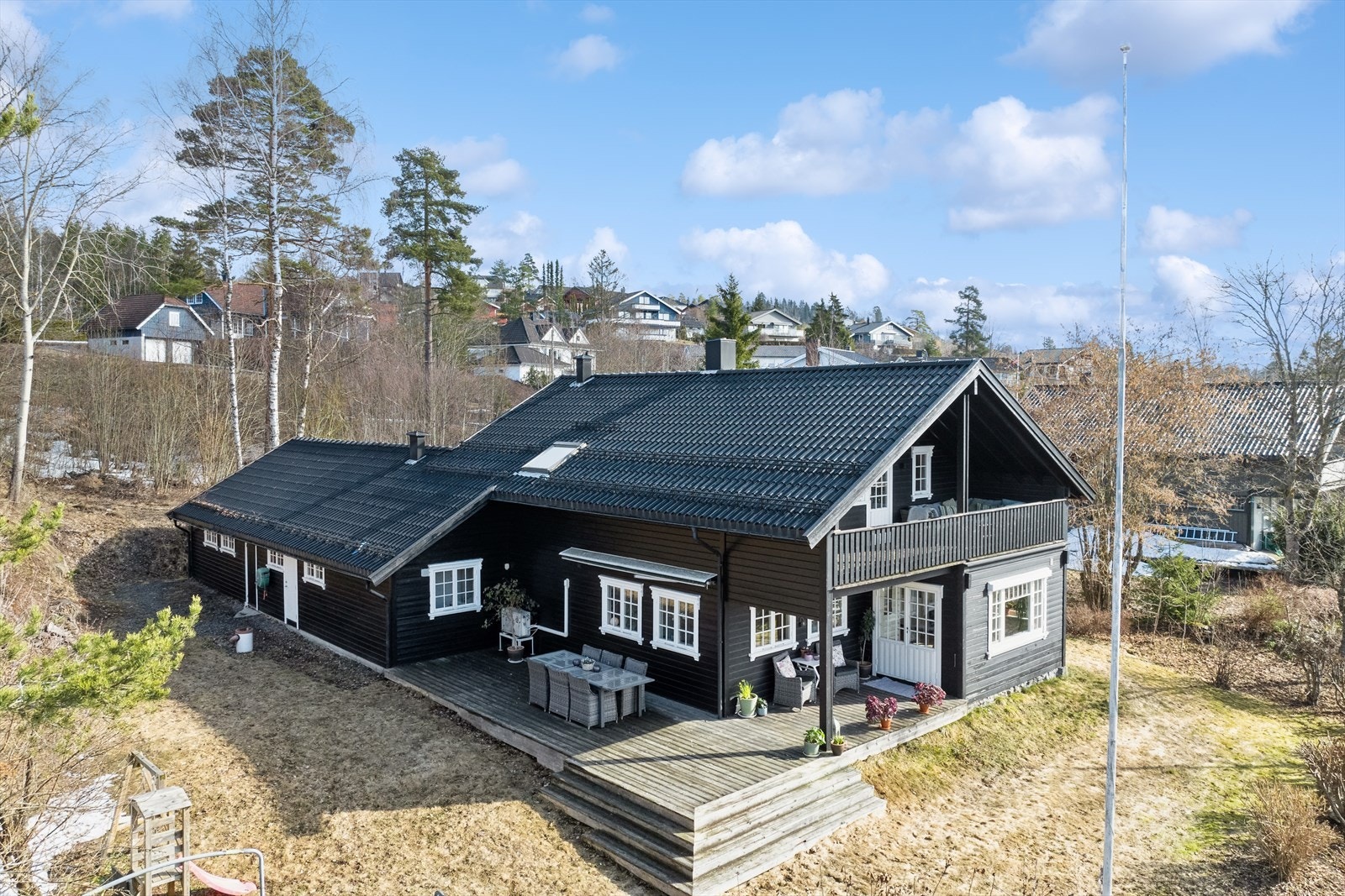 Velkommen til Tryms vei 9 på Gullhaug i Holmestrand Galleribilde