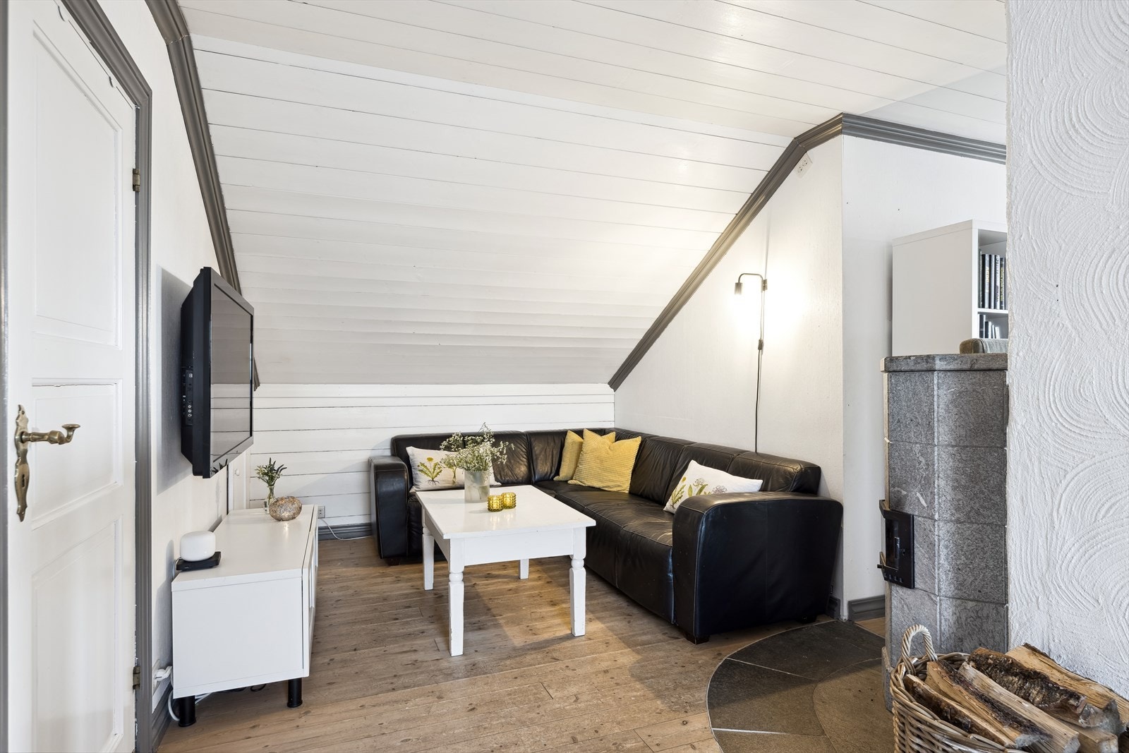 Fin Tv krok i Loftstuen Galleribilde