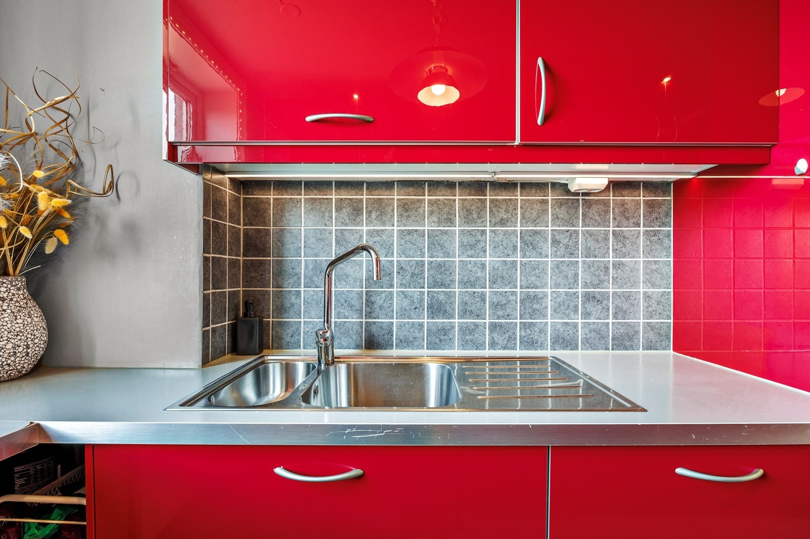 Fliser beskytter både gulvet og bakveggene Galleribilde