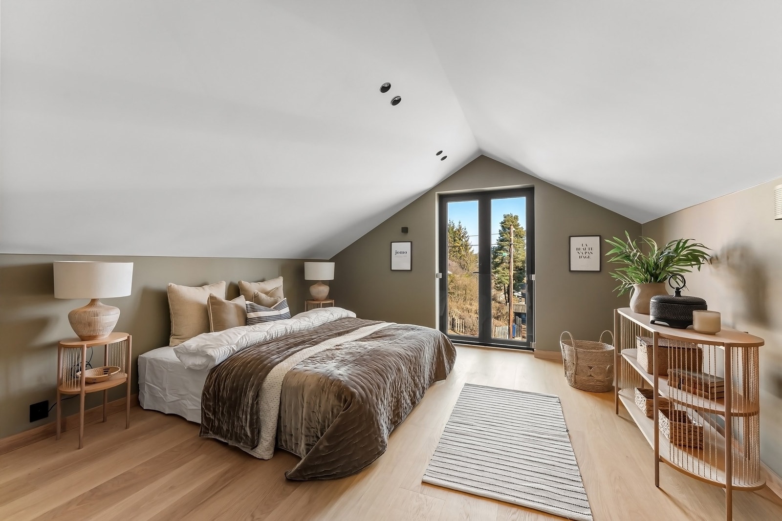 Alle soverommene er av god størrelse, og passer ypperlig for barnefamilier Galleribilde