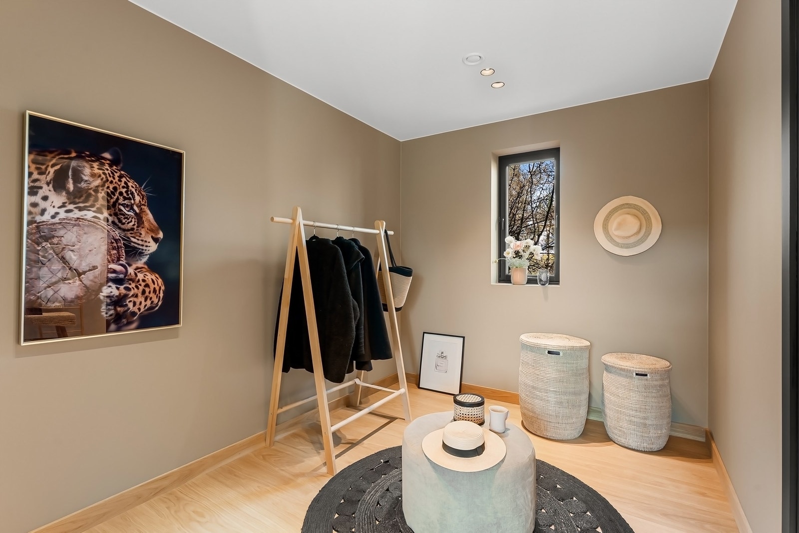 Romslig omkledningsrom Galleribilde