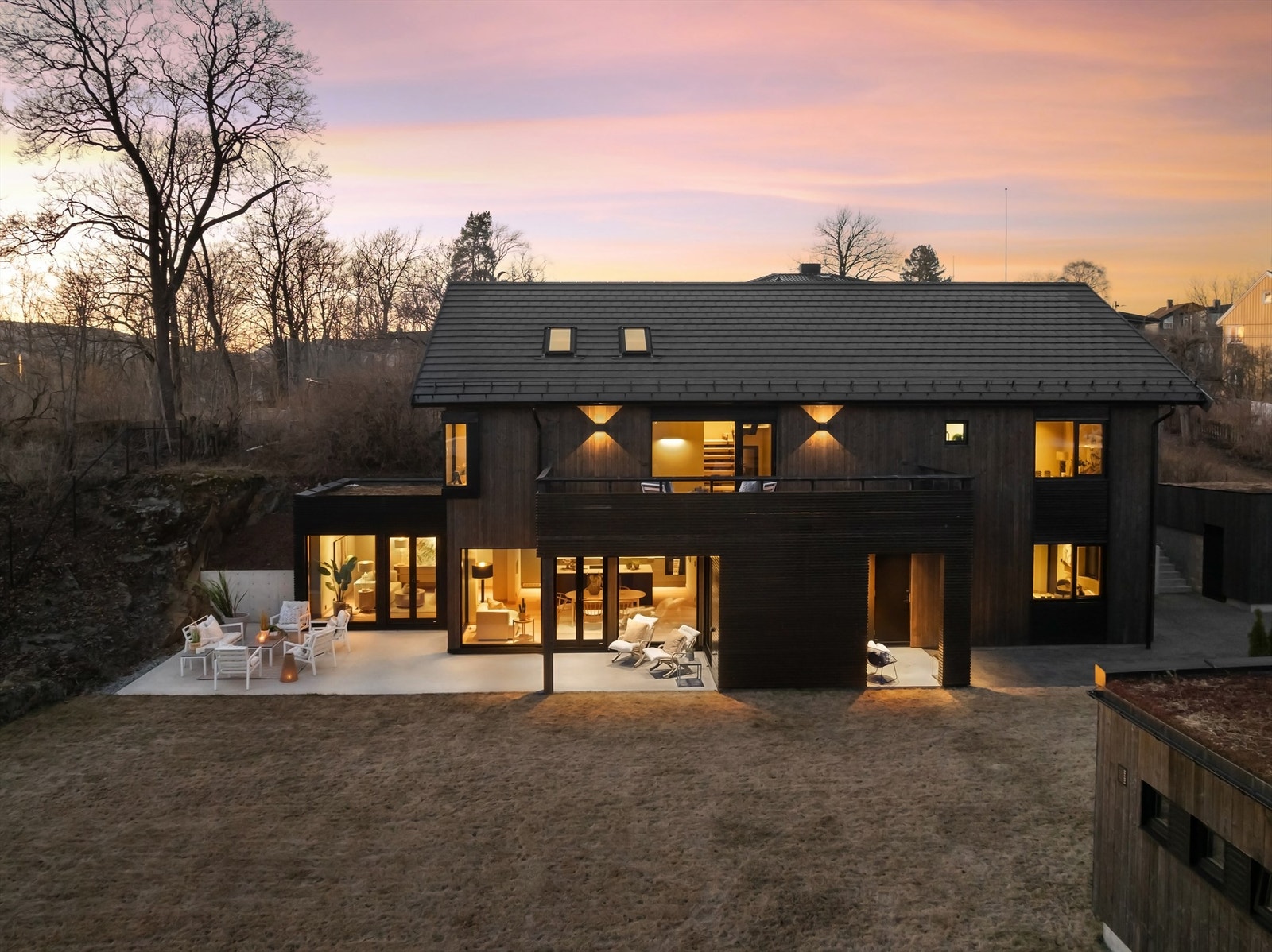 Her bor du i et barnevennlig nabolag med kort avstand til barnehage, skole, buss, tog og butikker Galleribilde