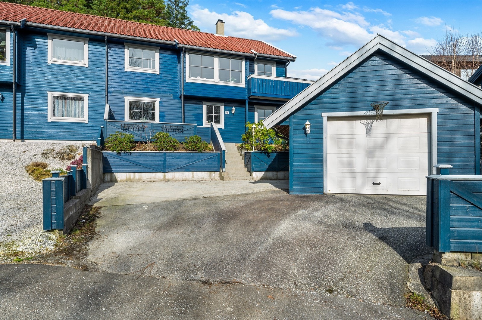 Velkommen til Kalvatræet 19 presentert av Eiendomsmegler Krogsveen v/ Christer Solvik Galleribilde