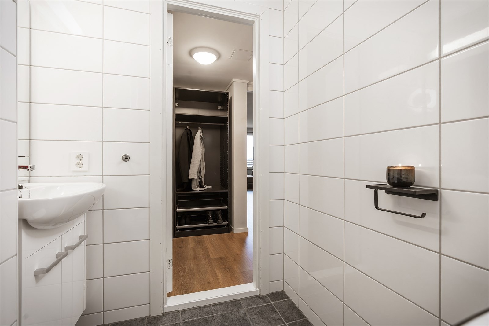 - Et praktisk og funksjonelt baderom - Galleribilde