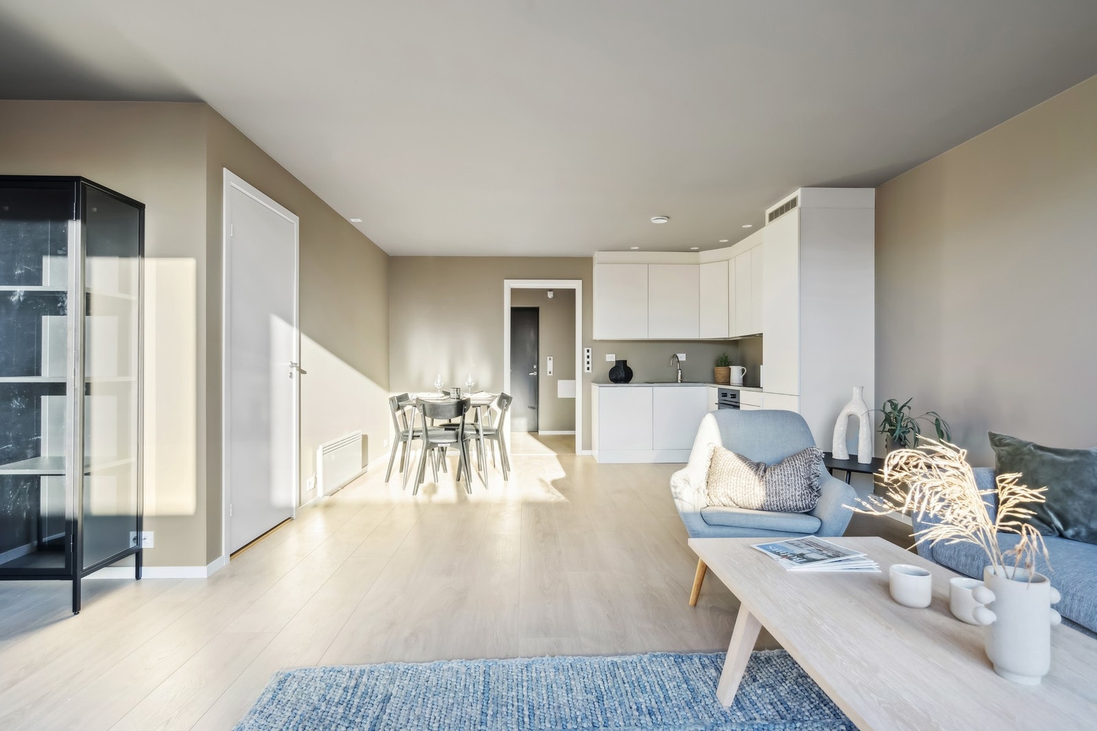 Arealet er godt utnyttet med bod under trappen. Galleribilde