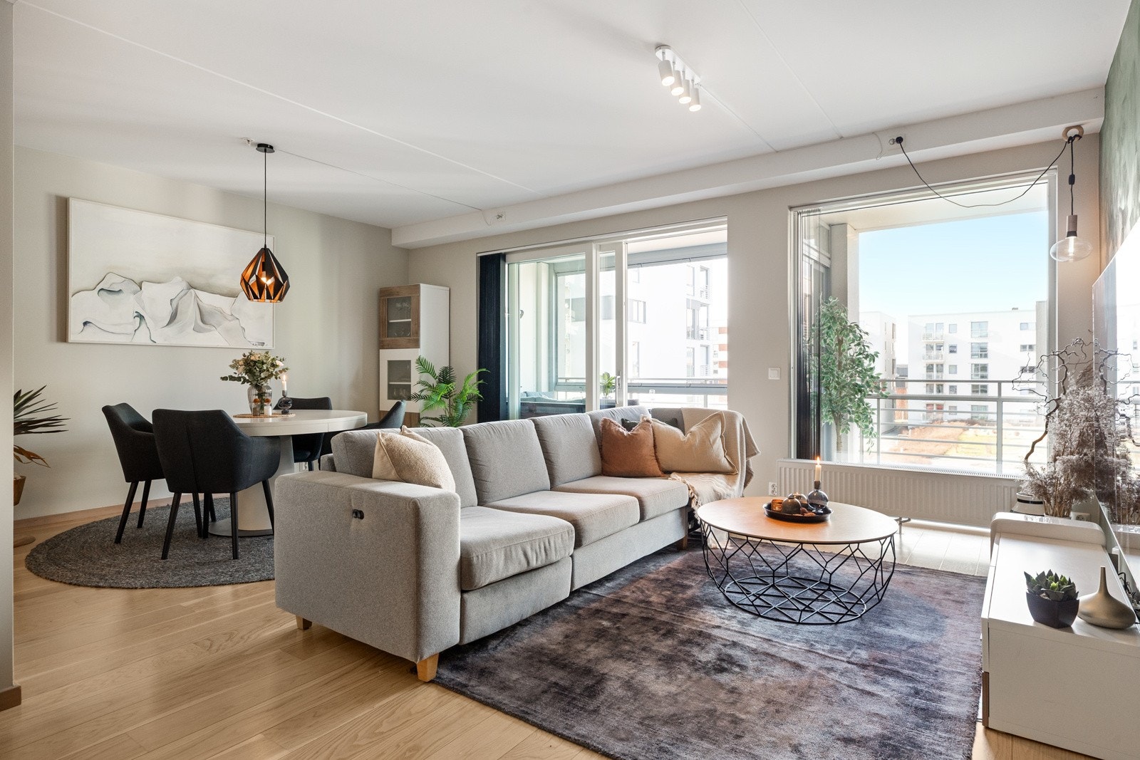 Boligprosjektet Ringve Park ble oppført i perioden 2015-2017. En betydelig forskjell på dette prosjektet sammenlignet med andre er satsingen på den arkitektoniske utførelsen, kvaliteten og utformingen av leilighetene samt de utvendige fellesarealene. Galleribilde