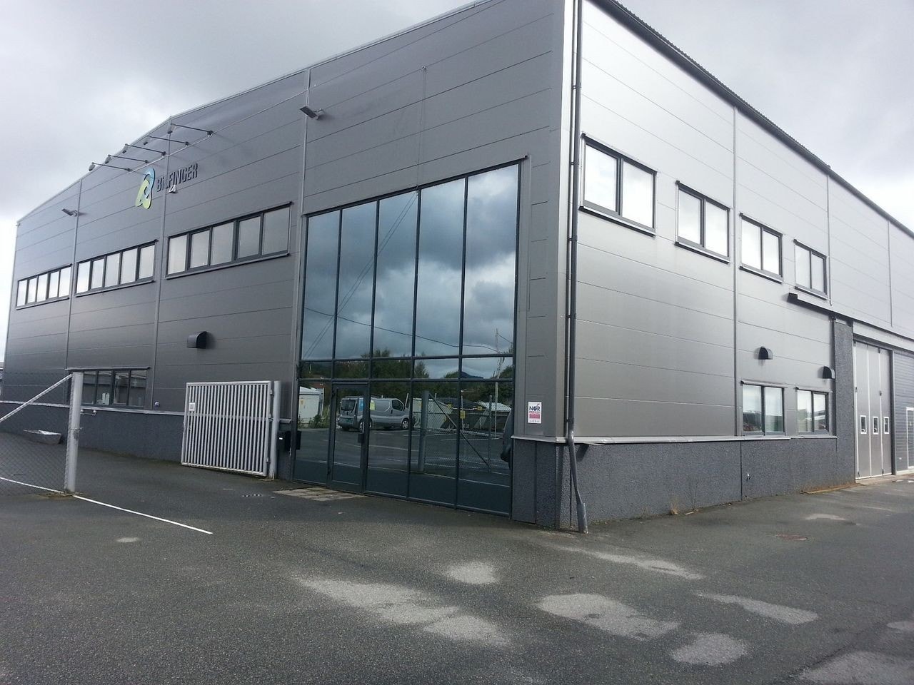 Inngang til kontoravdeling. Galleribilde