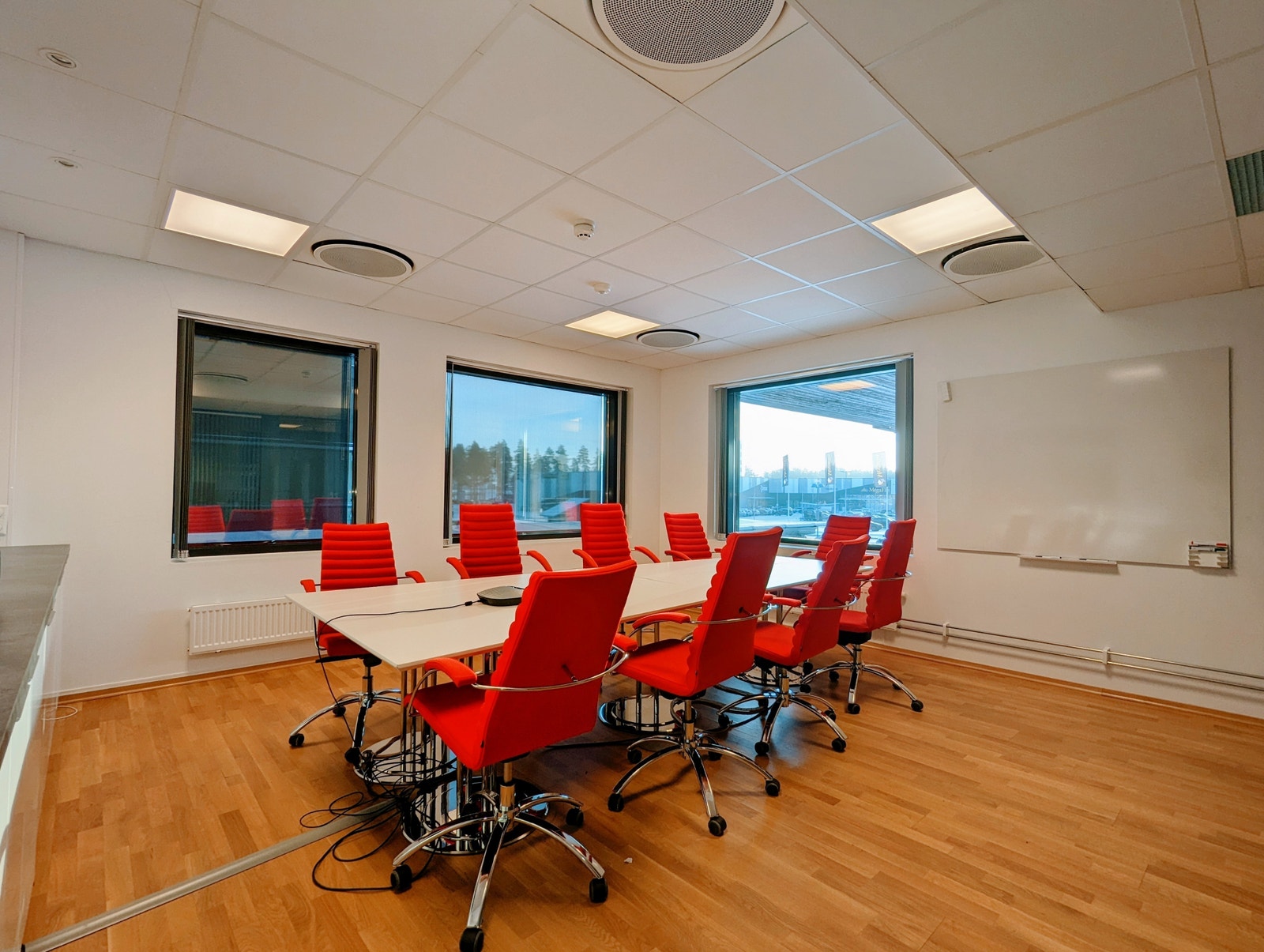 Møterommet deles med de leietakere som evt. har avtalt tilgang med utleier. Galleribilde
