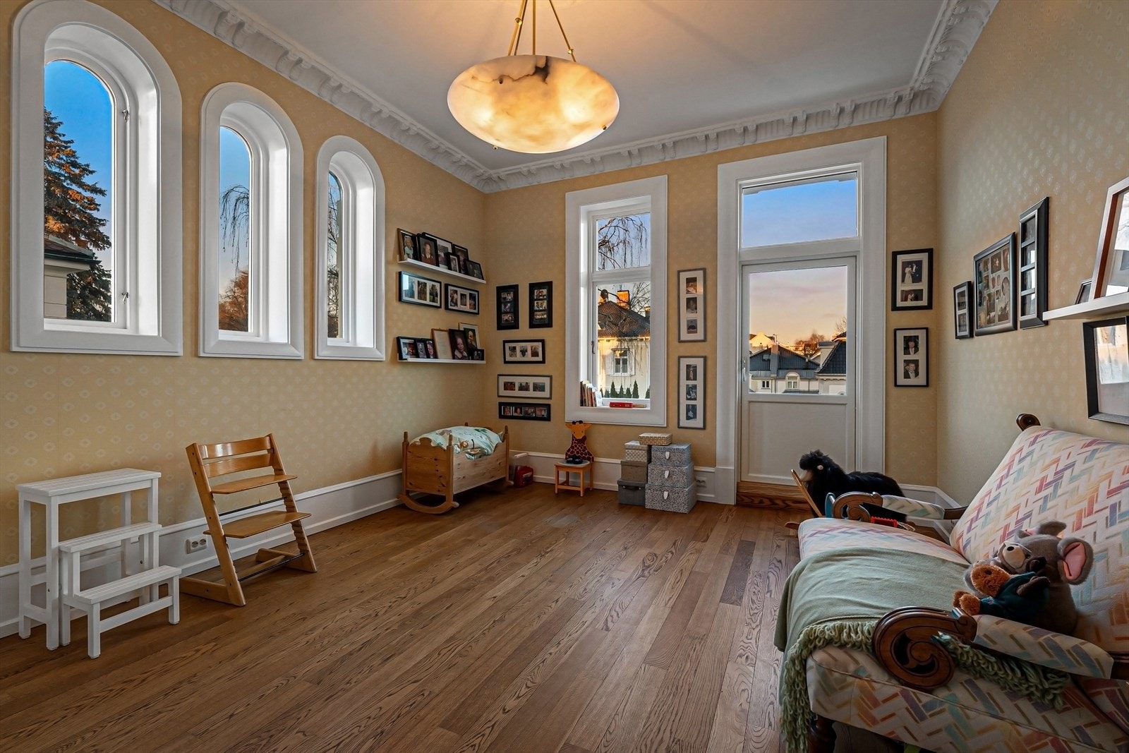 2. etg. og soverom m/utg. balkong Galleribilde