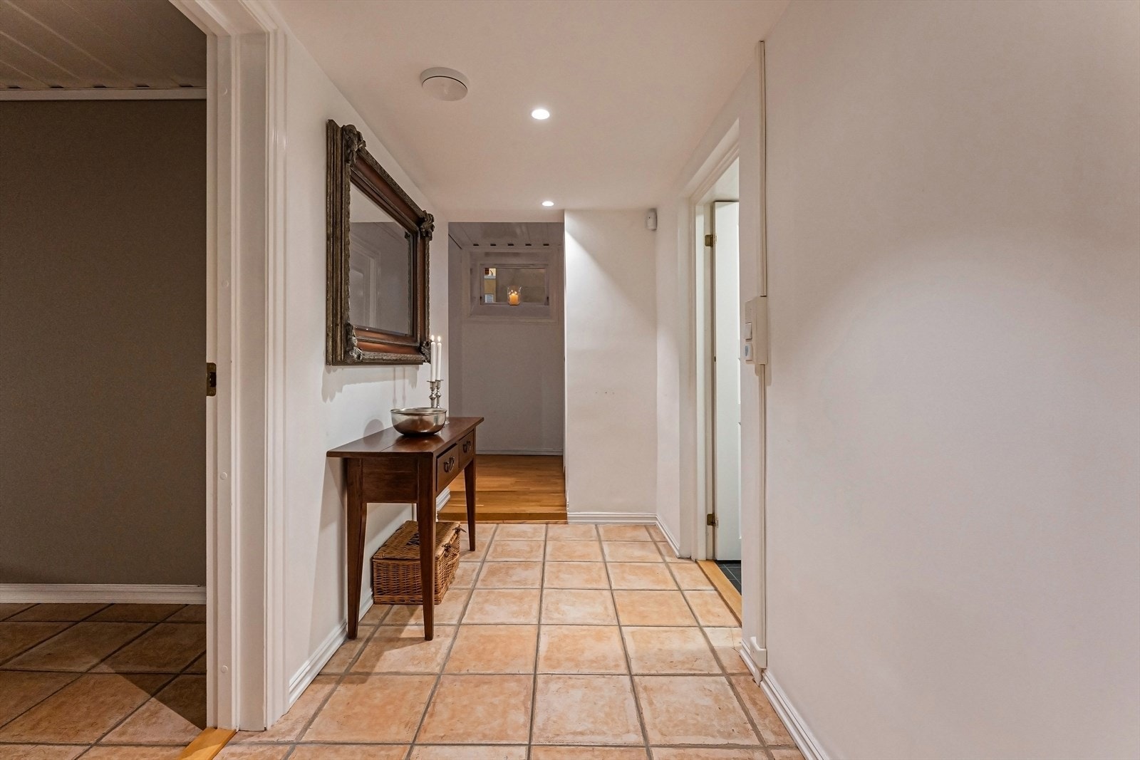 Gangen i kjeller/underetasjen Galleribilde