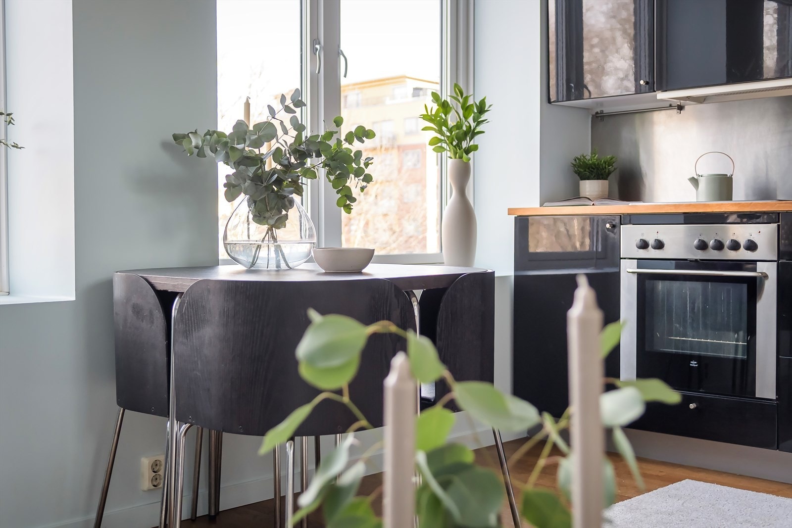 Her er det også god plass til både spiseseksjon og kokkelering Galleribilde