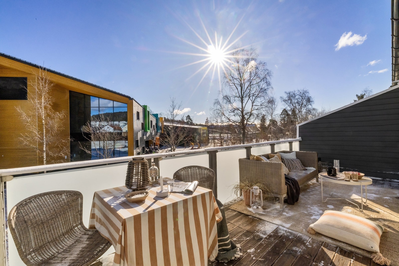 Her er det god plass til utemøblement som både sittegruppe og et koselig spisebord Galleribilde