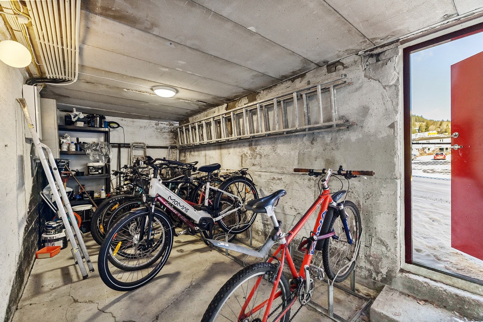 Felles sports- og sykkelbod for alle andelseierne Galleribilde