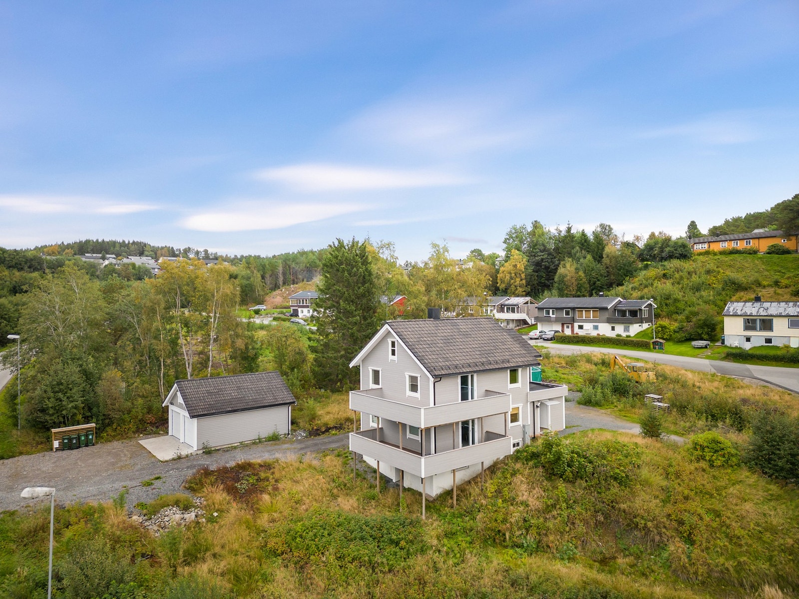 Eiendomsmegler 1 v/ Sindre Belsås har gleden av å presentere denne flotte leiligheten i 2. etg + loft. Galleribilde