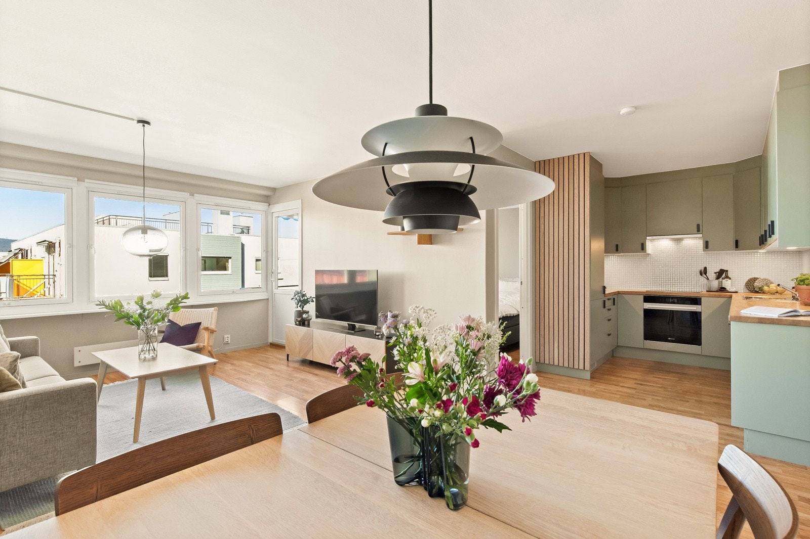 Fantastisk 3-roms toppleilighet med vestvendt balkong på 6 kvm og svært godt utsyn. Galleribilde