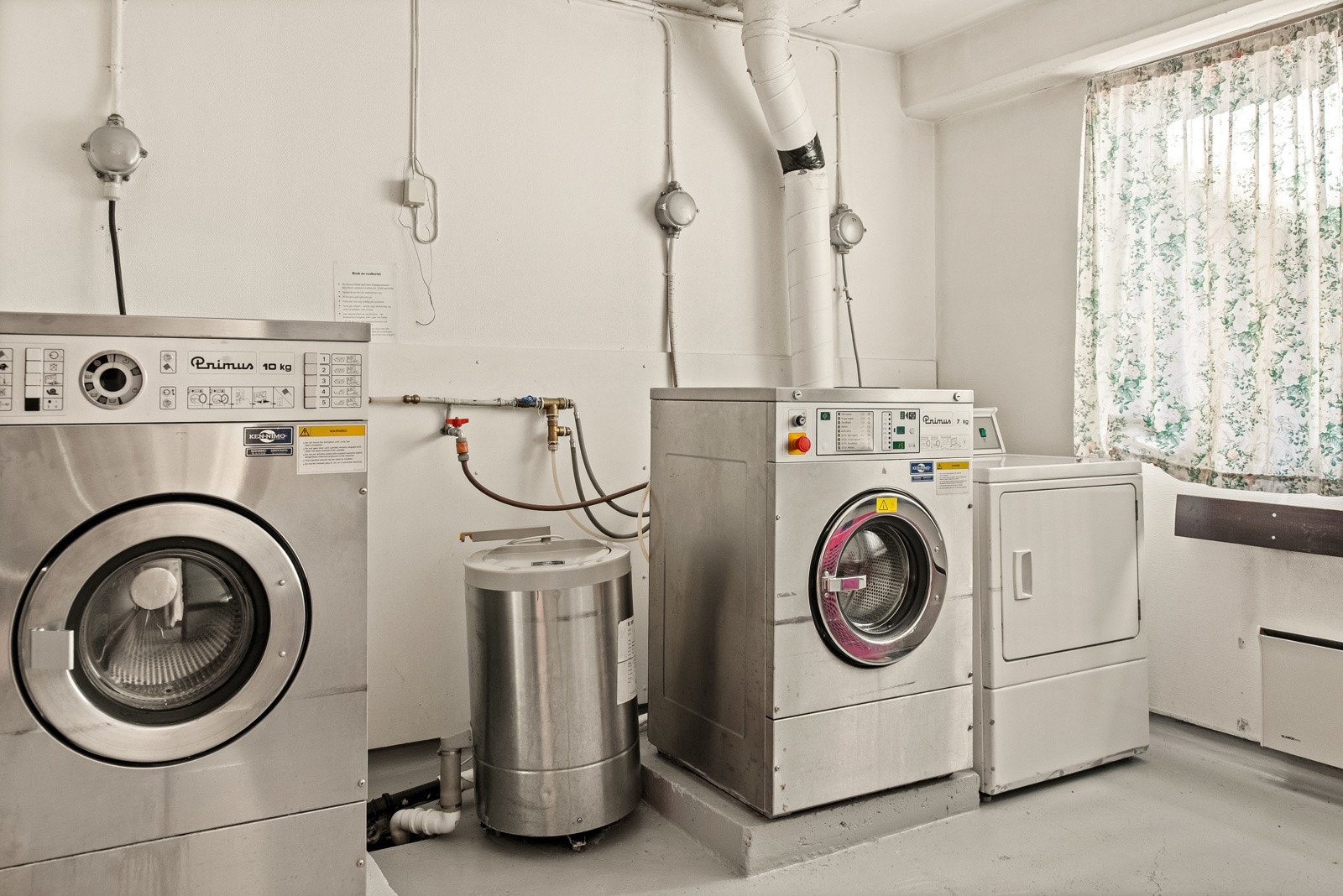 Borettslaget har flere fasiliteter. Det er blant annet fellesvaskeri og sykkelskur. Galleribilde