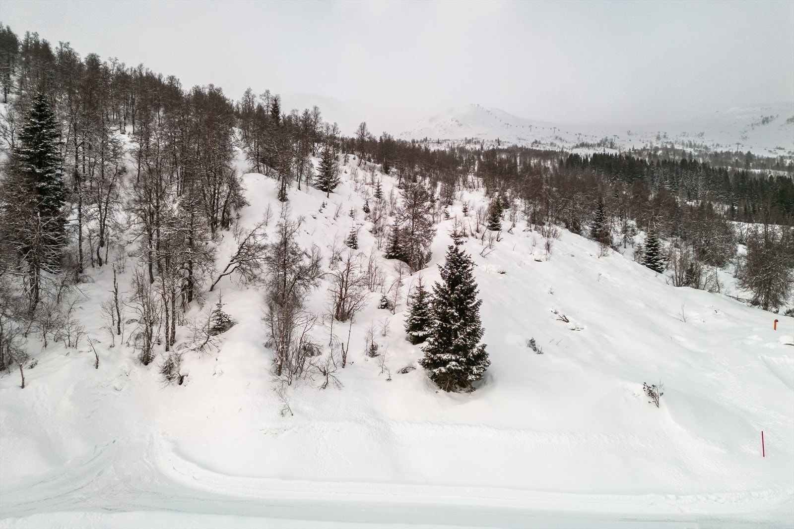 Den andre tomten ligger rett ved siden av. Galleribilde