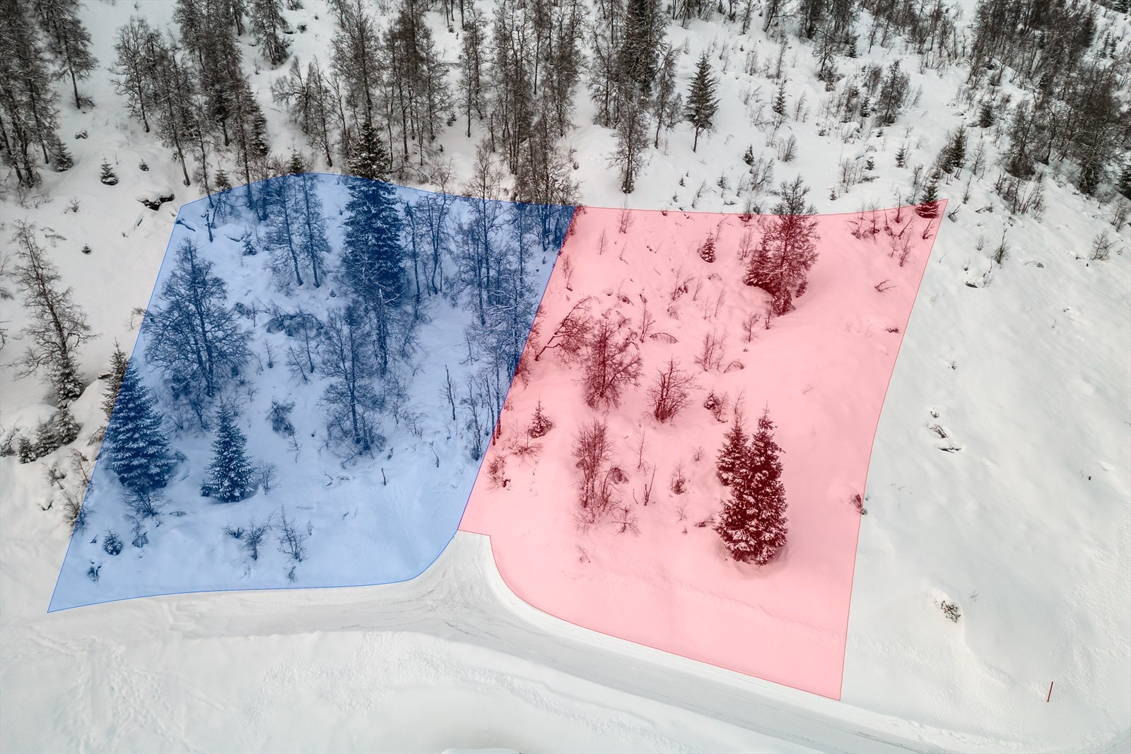 De to tomtene vist med oppmerking. Galleribilde