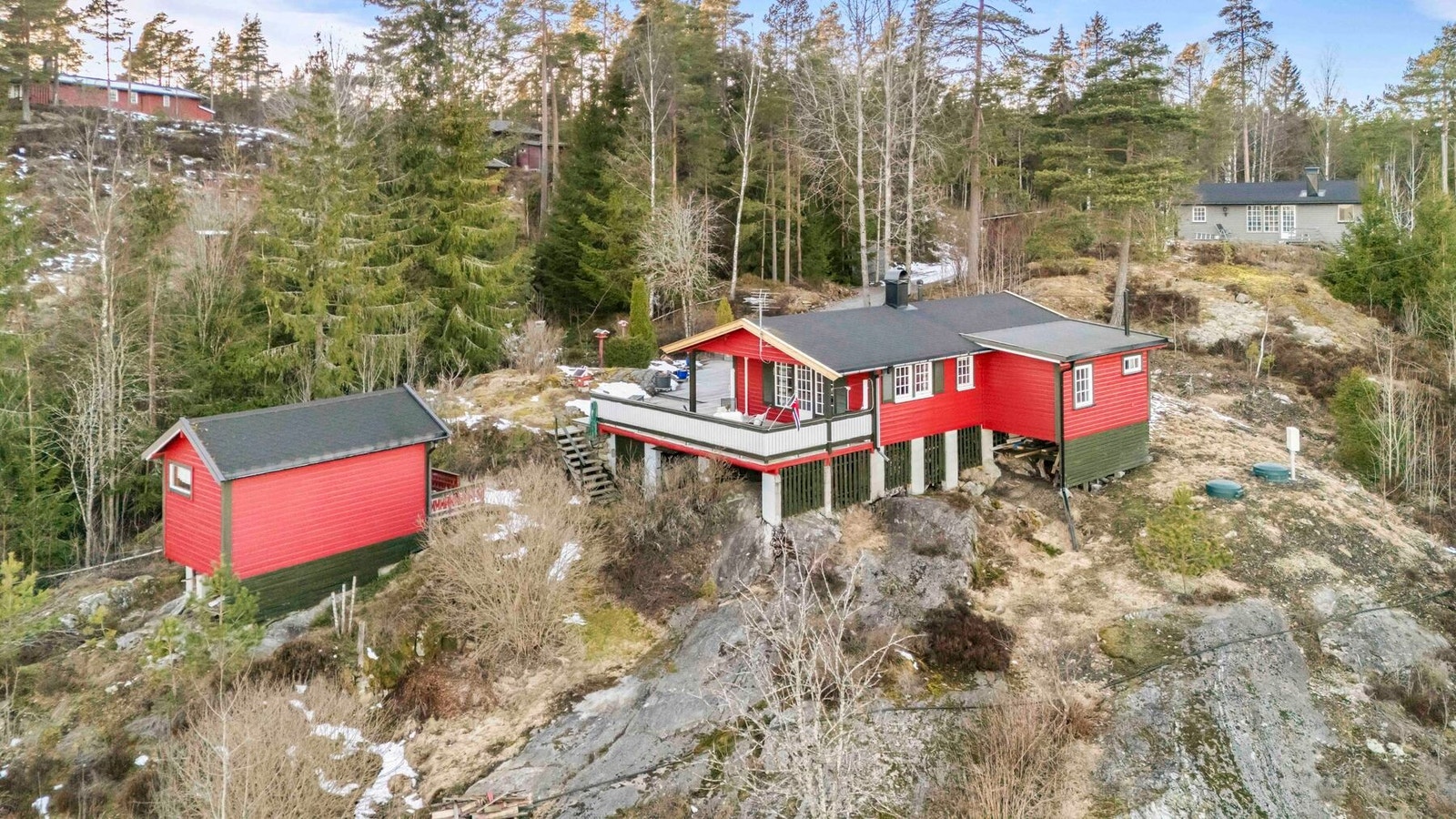 Stor og romslig tomt Galleribilde
