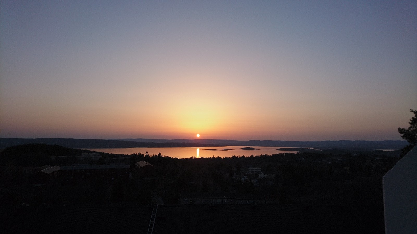 Selgers bilde- utsikt fra leiligheten Galleribilde