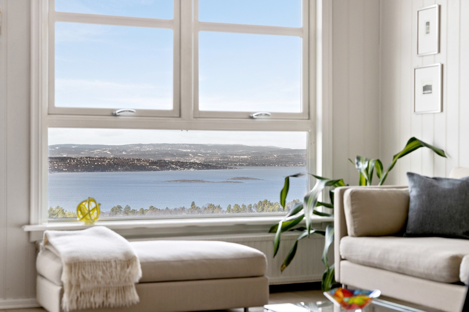 Alle vinduer i leiligheten har flott og harmonisk utsikt. Galleribilde