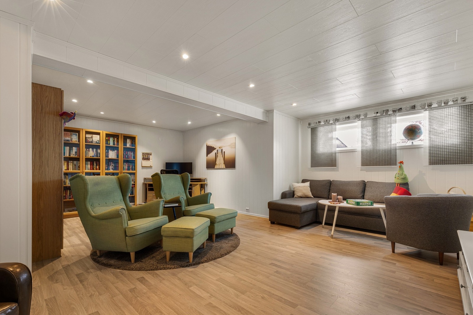 Innredet rom i underetasje. Rommet er ikke omsøkt/bruksendret hos Meløy kommune. Galleribilde