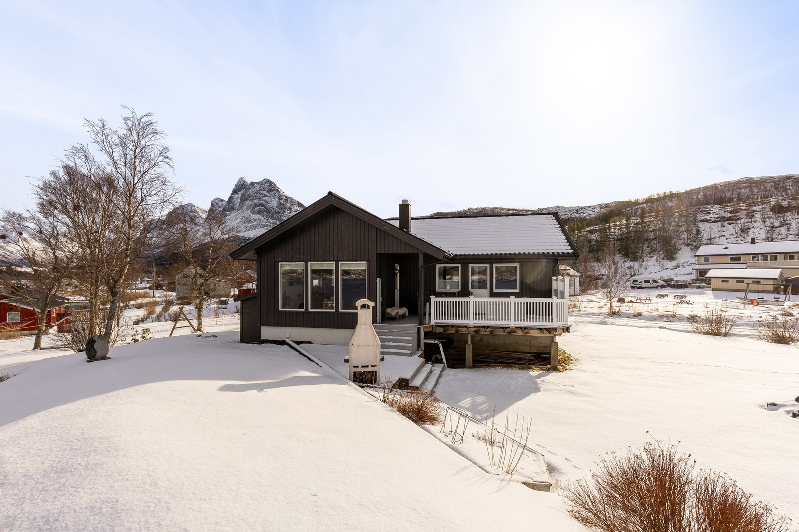 Stor utsiktstomt på over 1 mål med dobbelgarasje og stor gårdsplass. Galleribilde