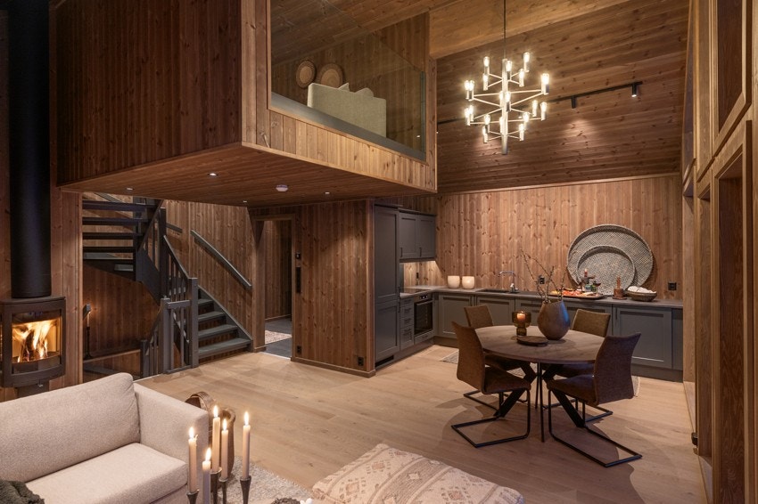 Stue og kjøkken er i en åpen og sosial løsning Galleribilde