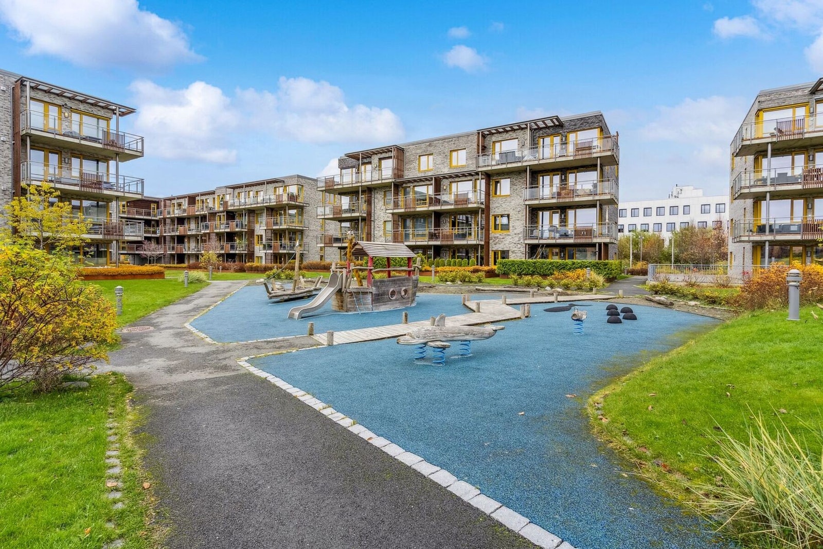 Flotte uteområder for både store og små. Velkommen til hyggelig visning! Galleribilde