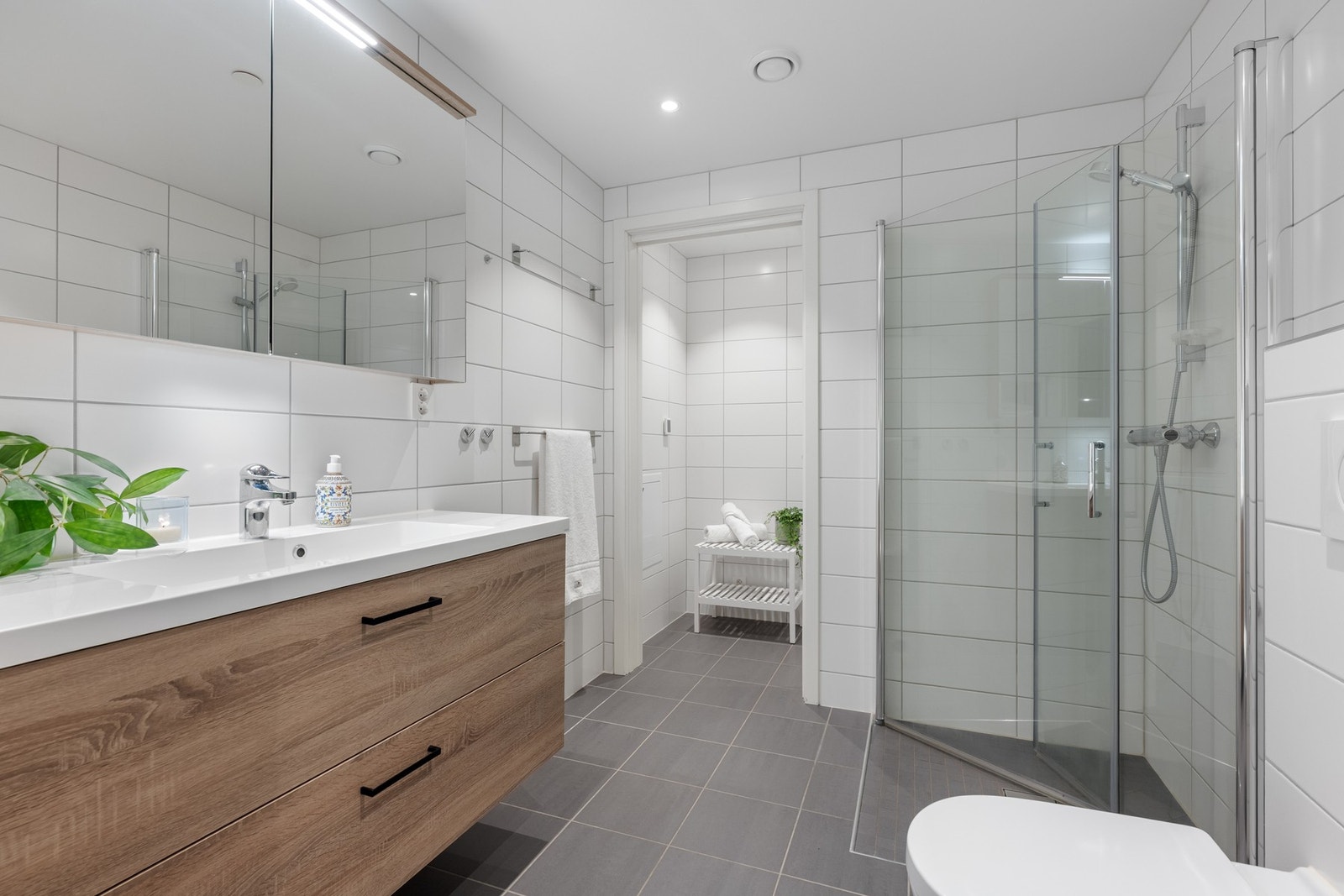 Delikat bad med gulvvarme Galleribilde