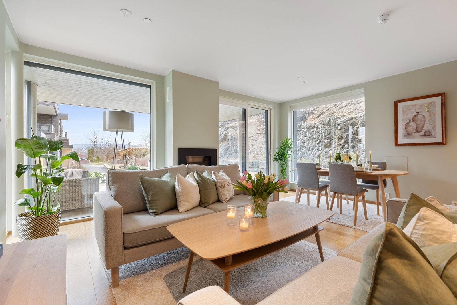 Store vindusflater og god takhøyde (2,6 meter) Galleribilde