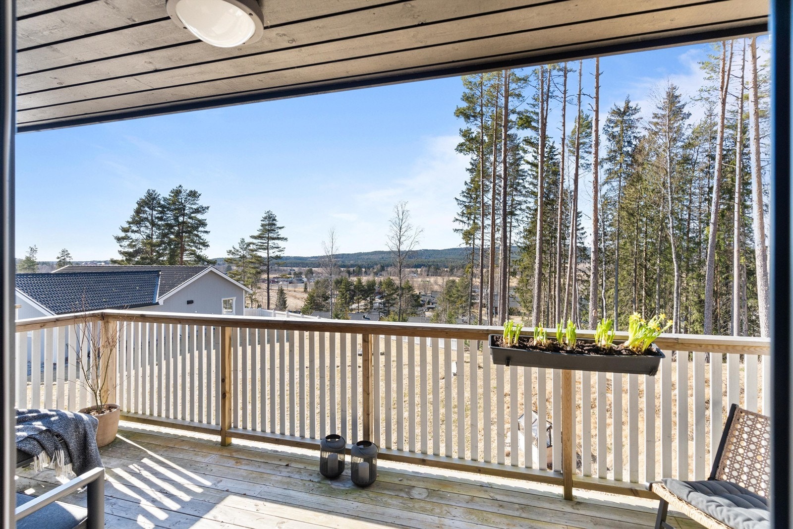 Utsikten fra stuen er det ingenting å si på. Galleribilde