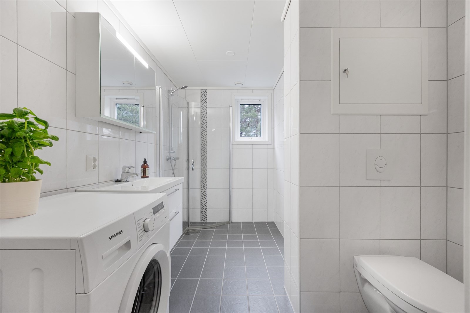 Lekkert bad som ble renovert i regi av borettslaget i 2014 Galleribilde