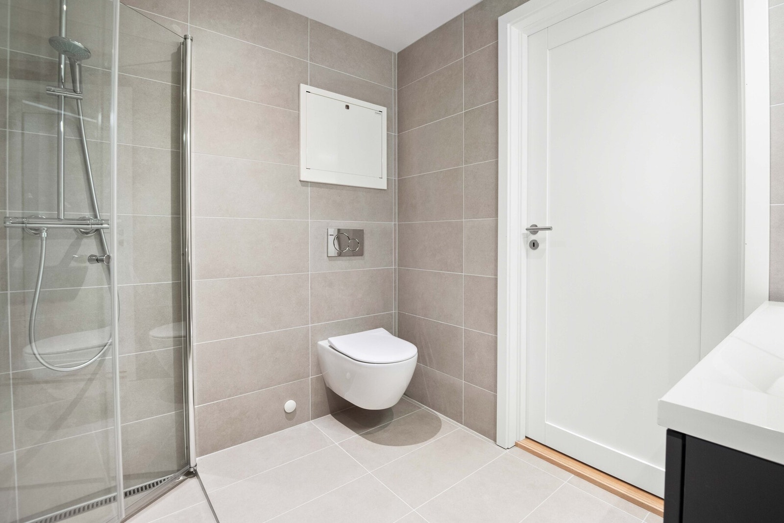 Det leveres tilkoblingsmuligheter for vaskemaskin/kondens-tørketrommel. Galleribilde