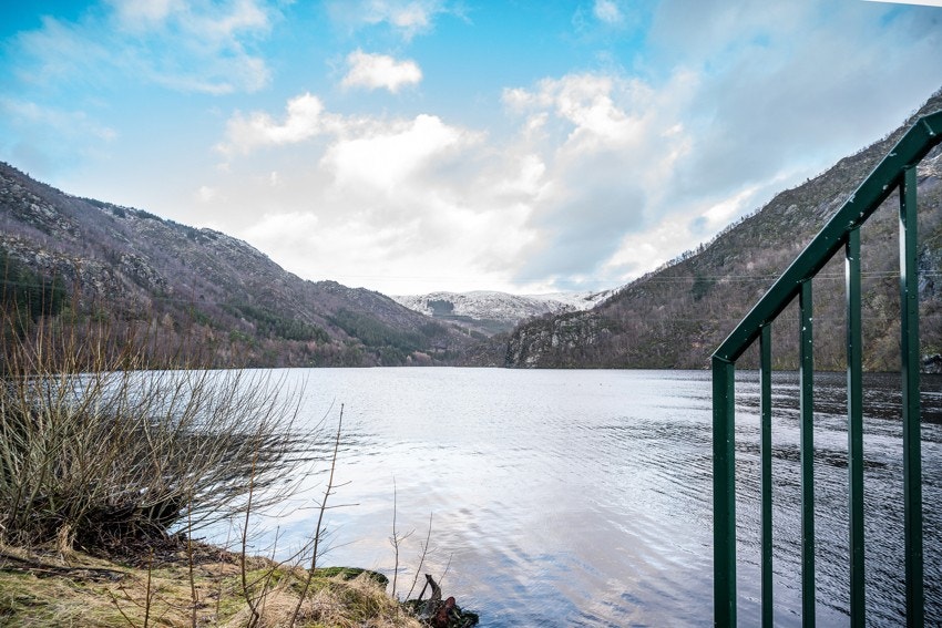 Tarlebøveien er kjent for sine flotte turstier som tar deg videre til enten Fløien, Rundemanen, vidden og Ulriken. Galleribilde