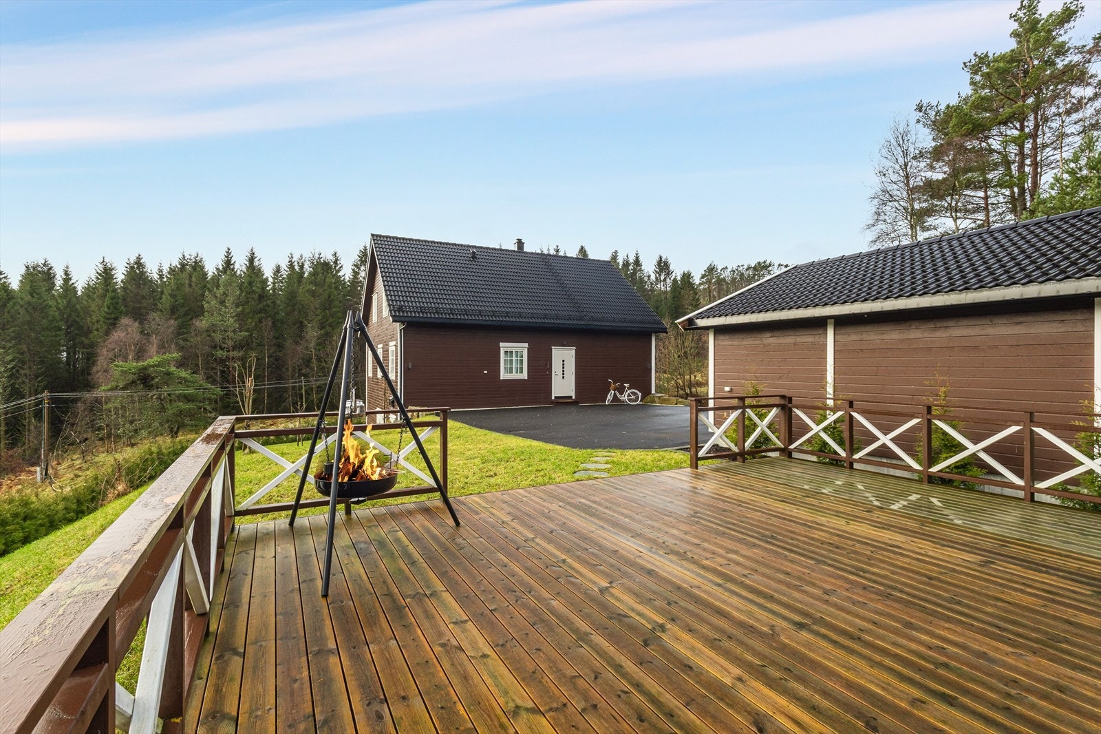 Terrasse i hage måler 38 kvm Galleribilde