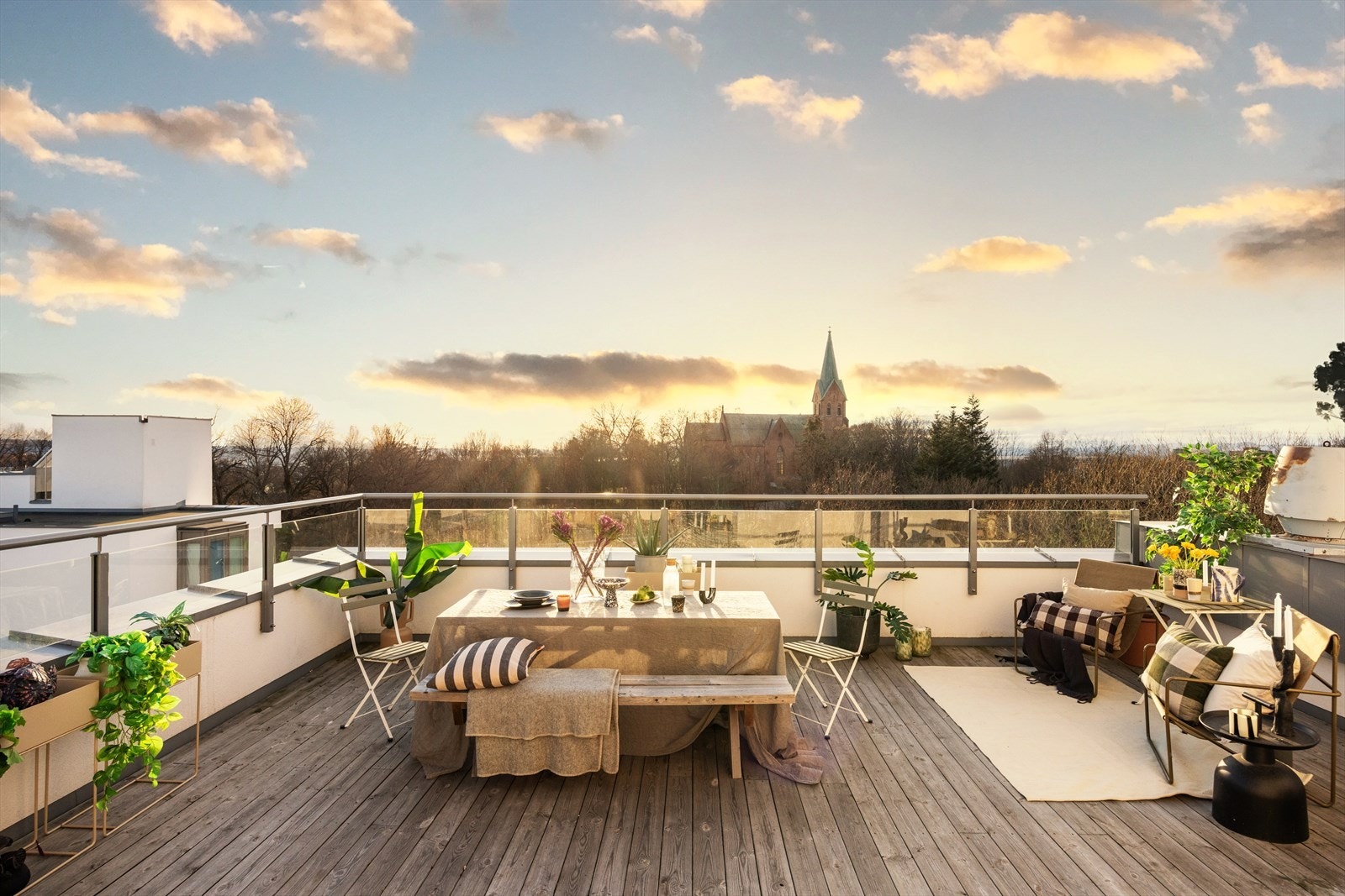 Herlig felles takterrasse med en nydelig utsikt Galleribilde