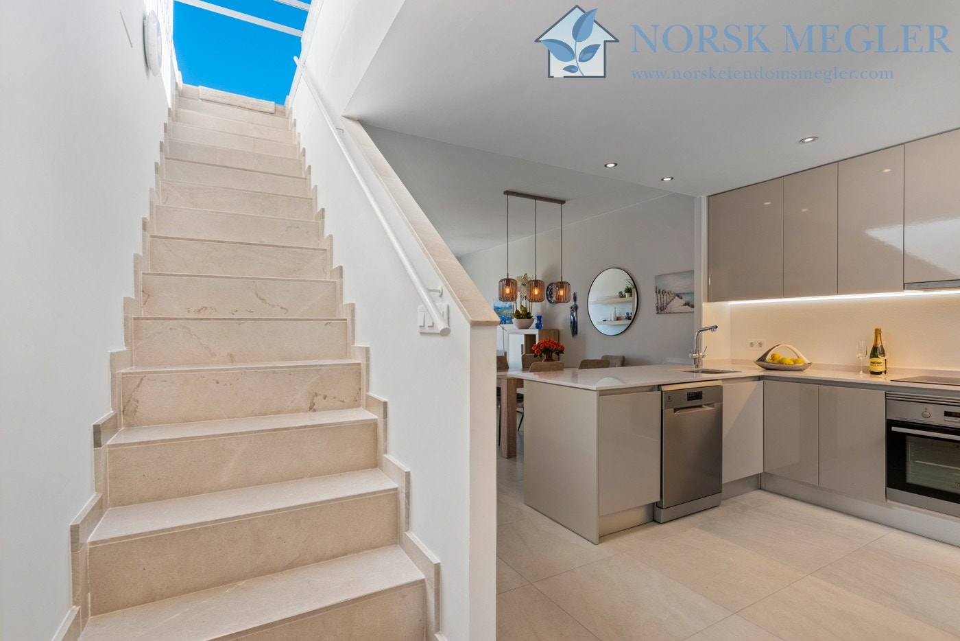 Innvendig trapp opp til takterrassen. Galleribilde