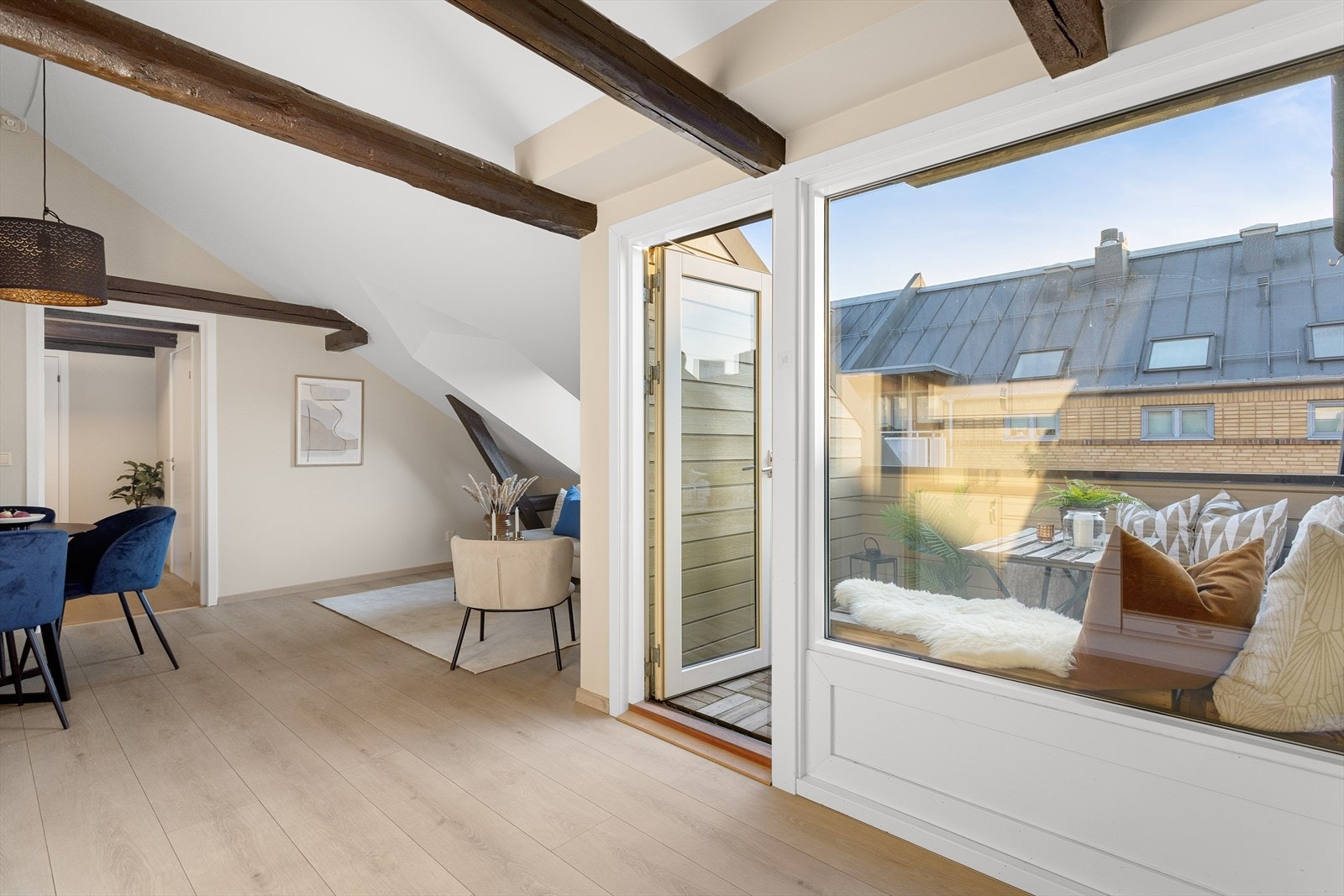 Utgang til privat takterrasse på ca. 5 kvm. Galleribilde