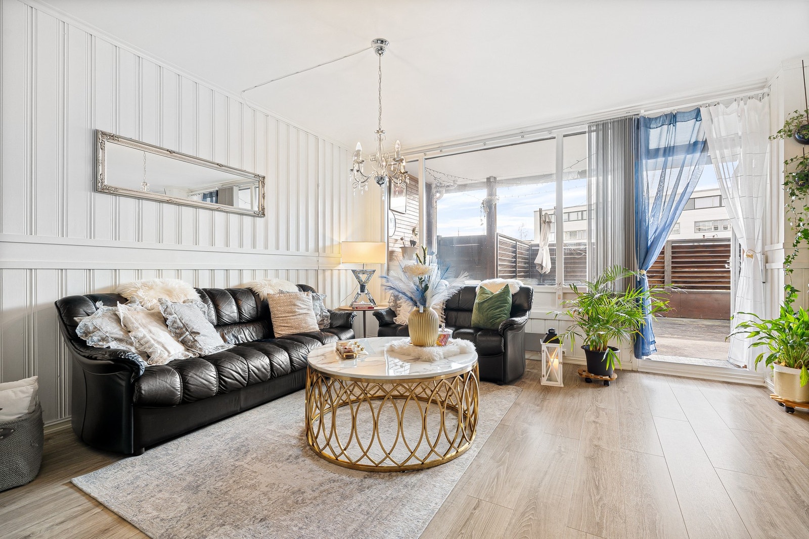 Flott 3-roms leilighet tilrettelagt for alle aldersgrupper i 1. etasje. Galleribilde