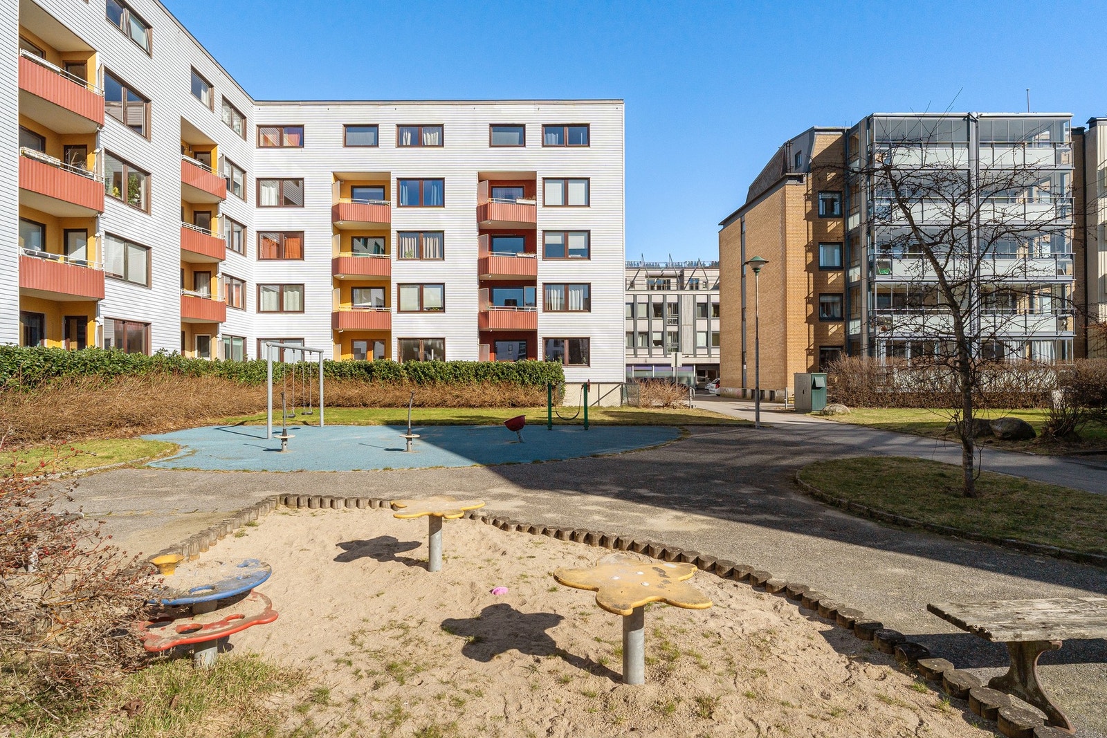 - Lekeplass for de aller minste i bakgården - Galleribilde