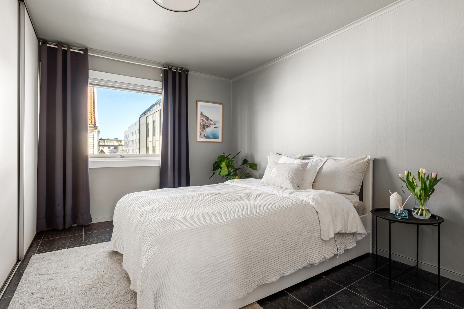 - Soverom 2 av romslig, sjenerøs størrelse - Galleribilde