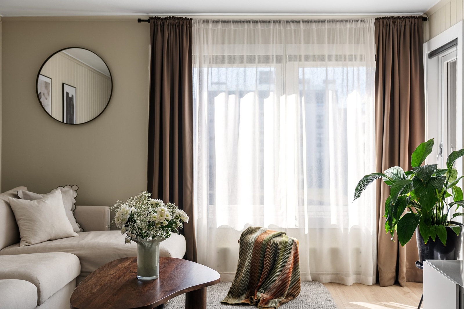 - Vindusflater som skaper naturlig og fint lysinnslipp - Galleribilde