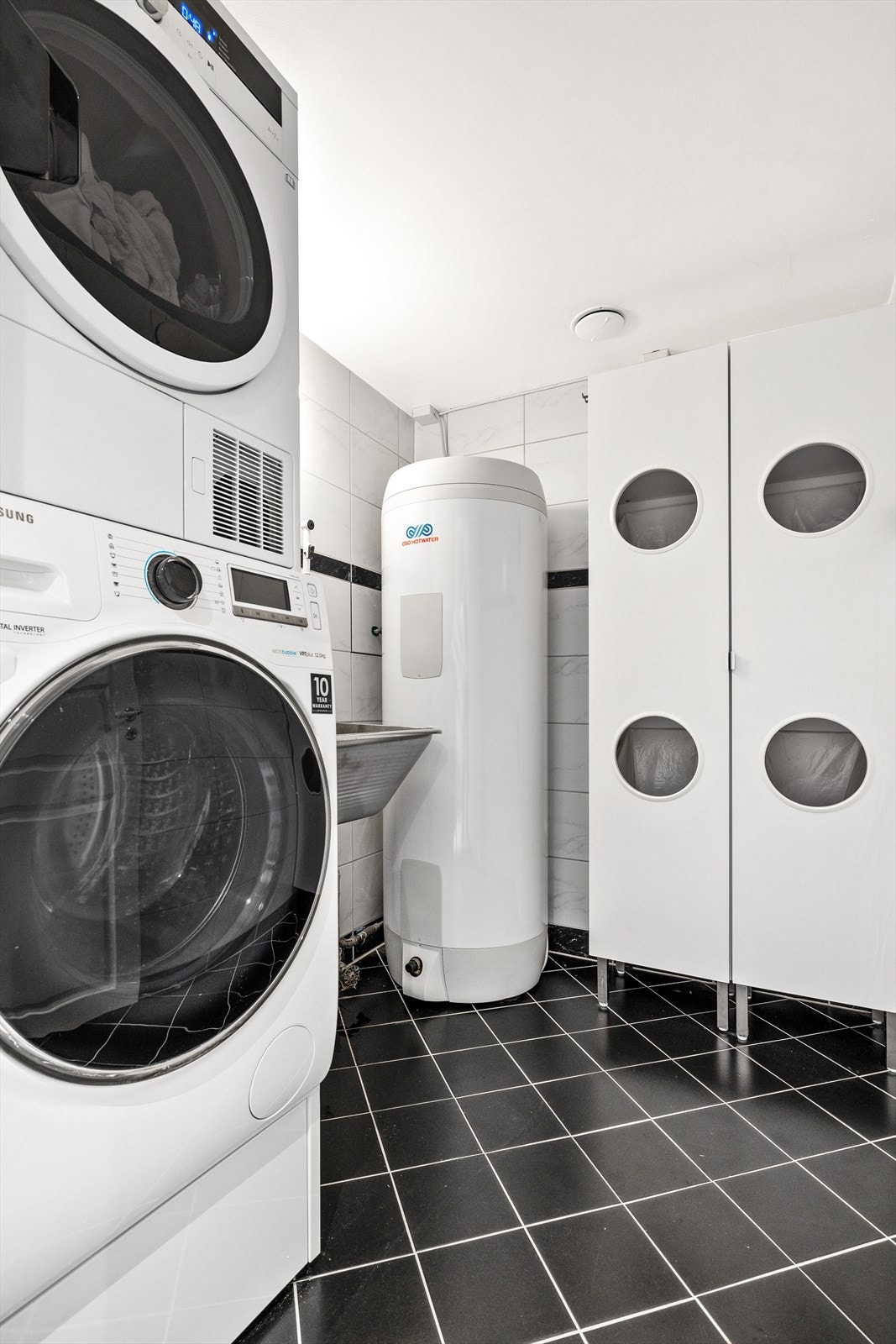 Nyttig vaskerom i underetasjen. Galleribilde