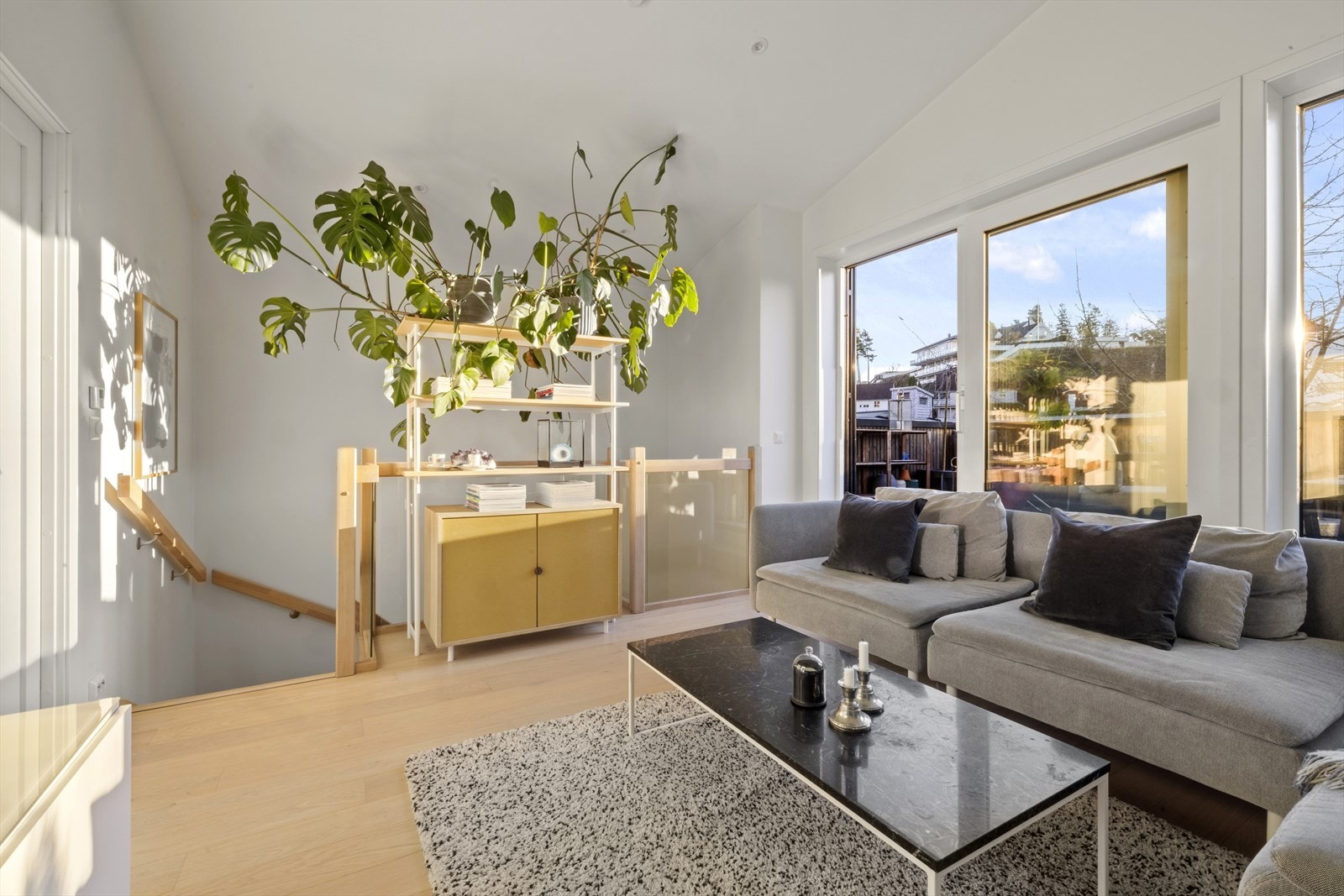 Dette rommet er perfekt som en ekstra stue, TV-stue eller et lekerom for barna Galleribilde