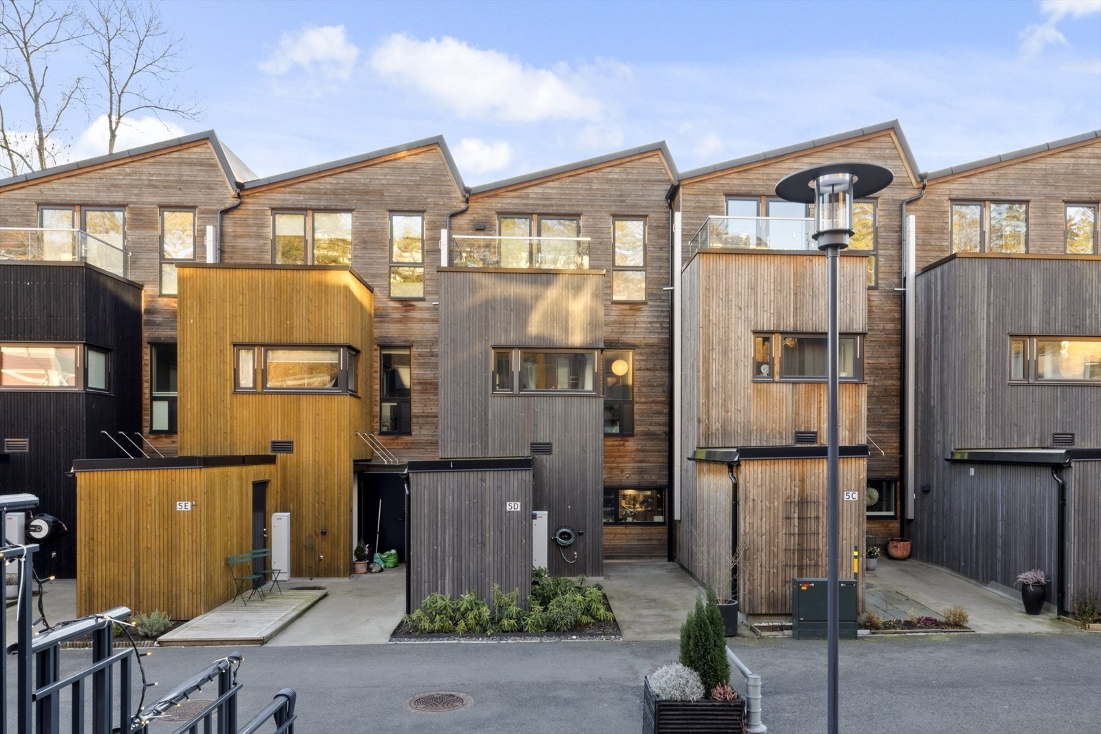 Velkommen til denne stilige familieboligen, beliggende i et skjermet og barnevennlig område ved det gamle Yachtværftet Galleribilde